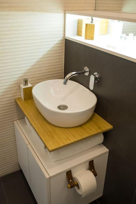 No.8: Lovely & Cosy 3-Room Heart Of The City Timisoara Esterno foto